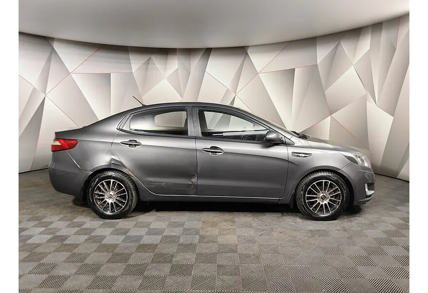 Kia Rio 1.6 AT (123 л.с.) Серый в АВИЛОН. Слайд №6 Kia Rio 1.6 AT (123 л.с.) Серый в АВИЛОН. Слайд №6