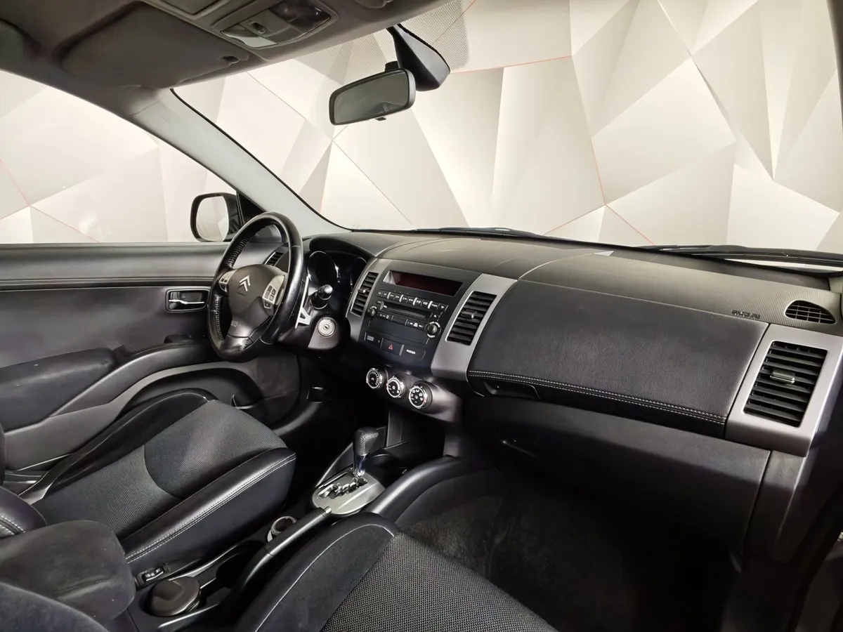 Citroen C-Crosser 2.4 CVT 4WD (170 л.с.) Серый в АВИЛОН. Слайд №12