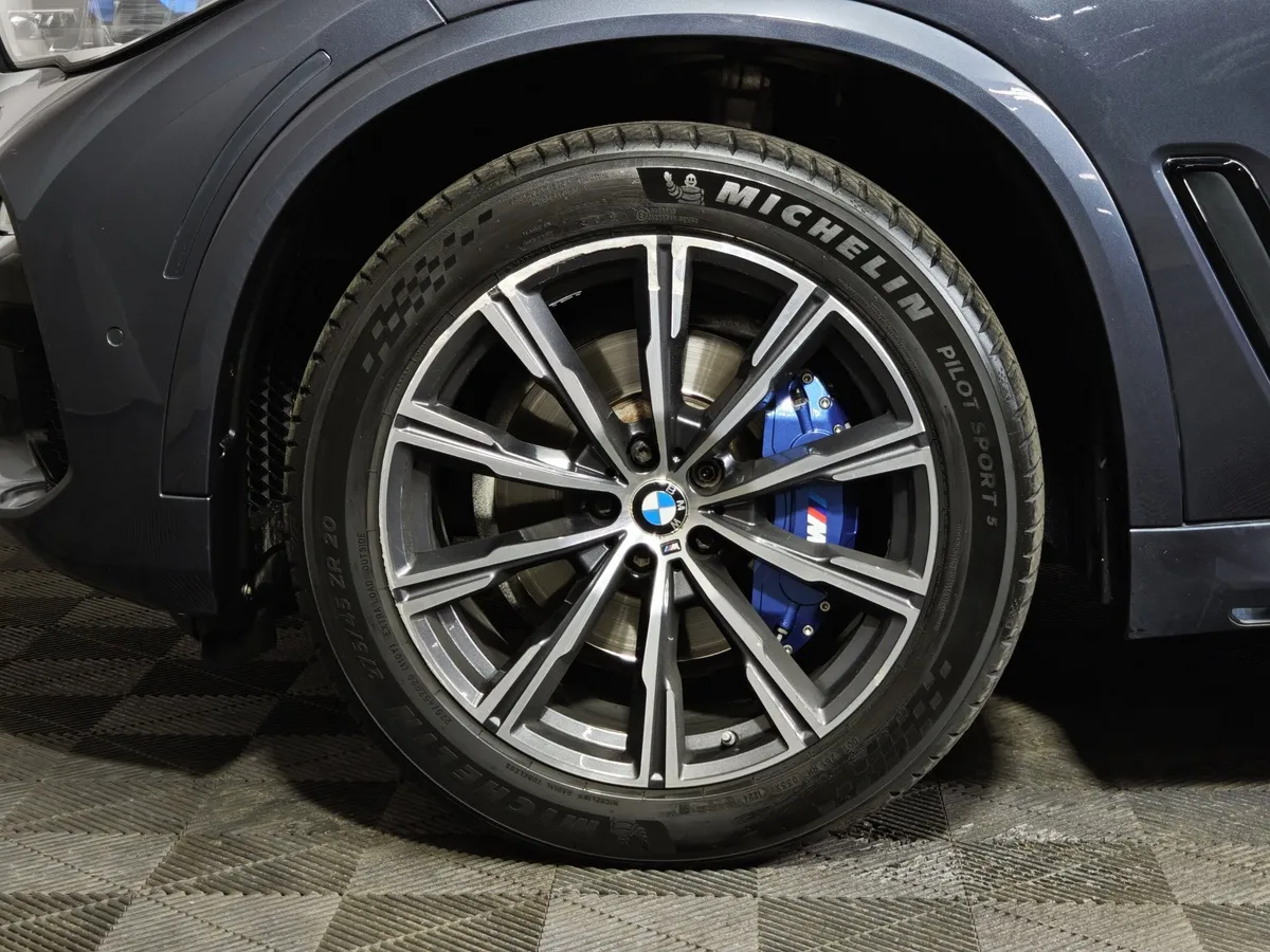 BMW X5 xDrive40i Steptronic (340 л.с.) Серый в АВИЛОН. Слайд №7