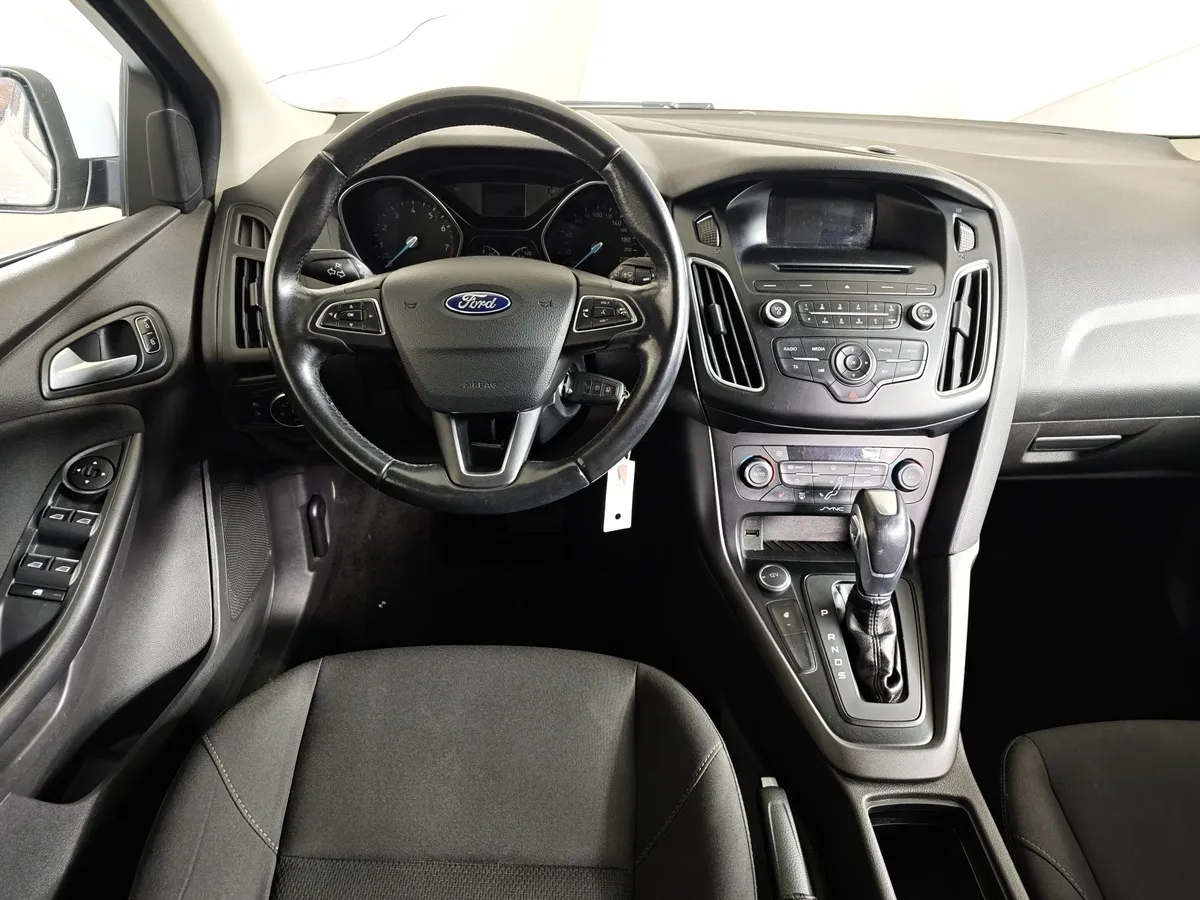 Ford Focus 1.6 PowerShift (105 л.с.) Trend Белый в АВИЛОН. Слайд №18