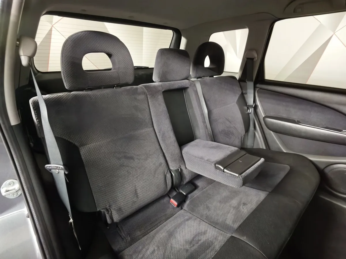 Mitsubishi Outlander 2.4 AT 4WD (160 л.с.) Серый в АВИЛОН. Слайд №14