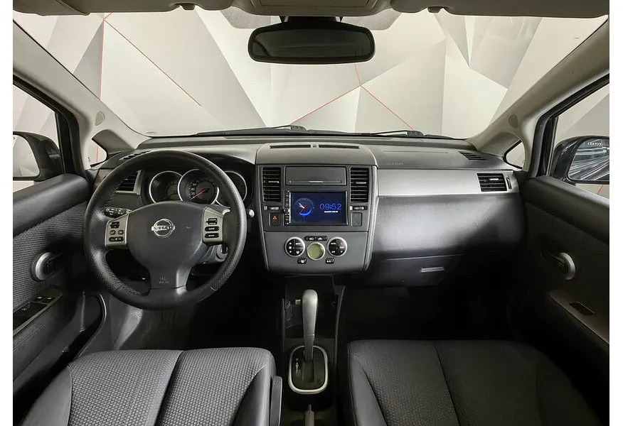 Nissan Tiida 1.6 AT (110 л.с.) Черный в АВИЛОН. Слайд №12