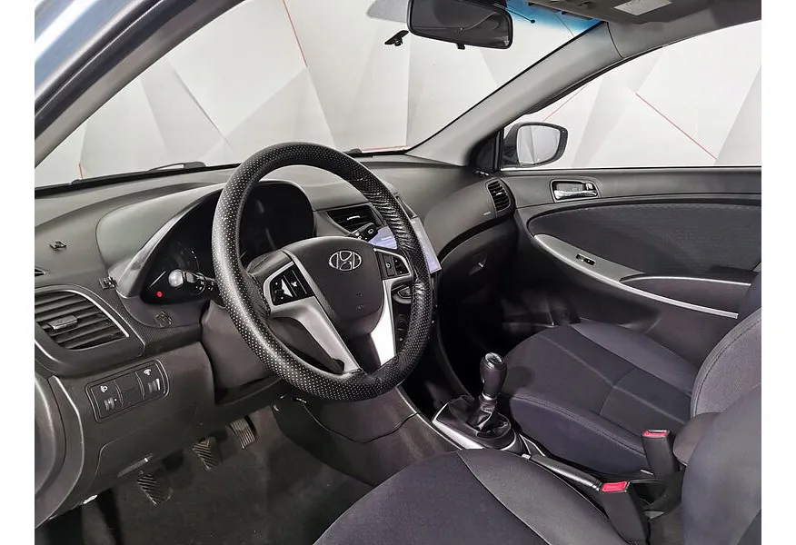 Hyundai Solaris 1.6 MT (123 л.с.) Active Голубой в АВИЛОН. Слайд №19