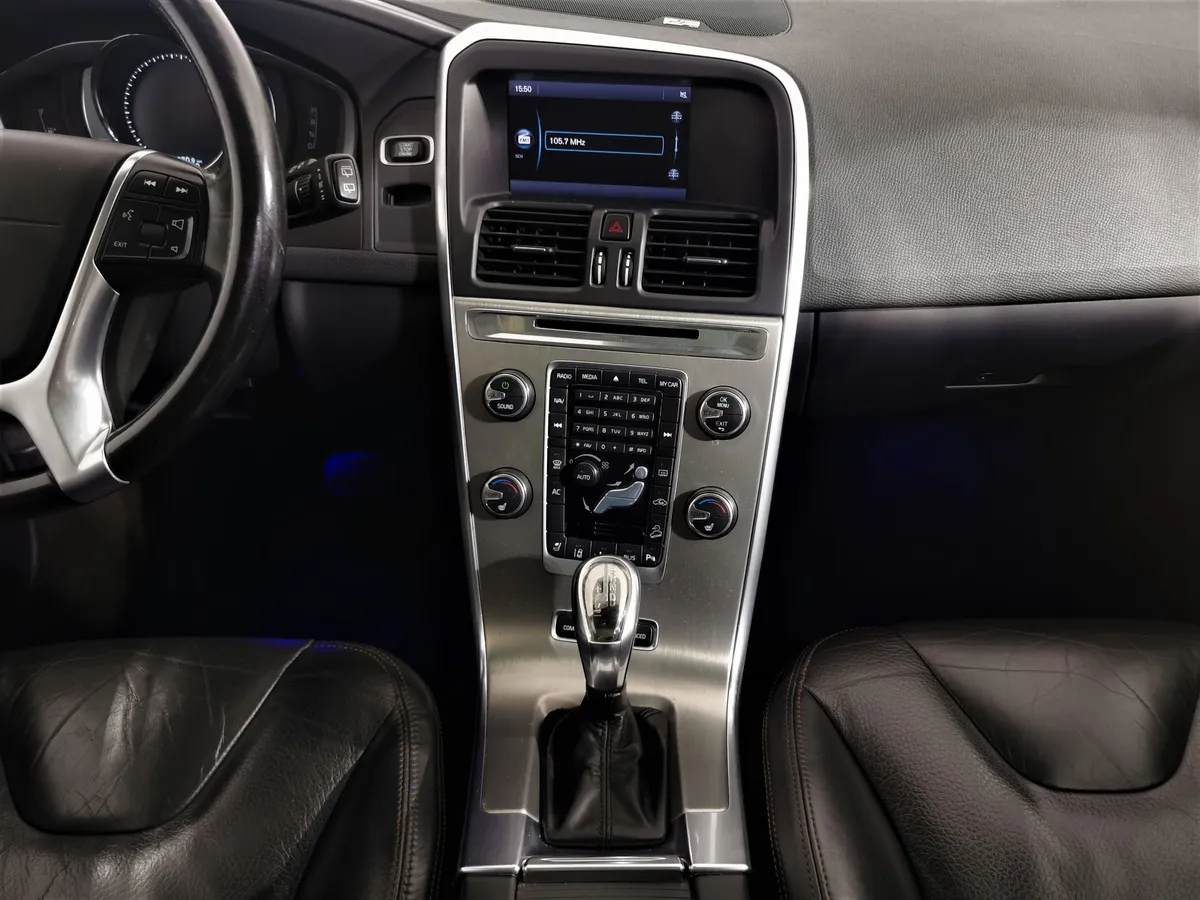 Volvo XC60 2.4 D5 Geartronic AWD (215 л.с.) Черный в АВИЛОН. Слайд №13