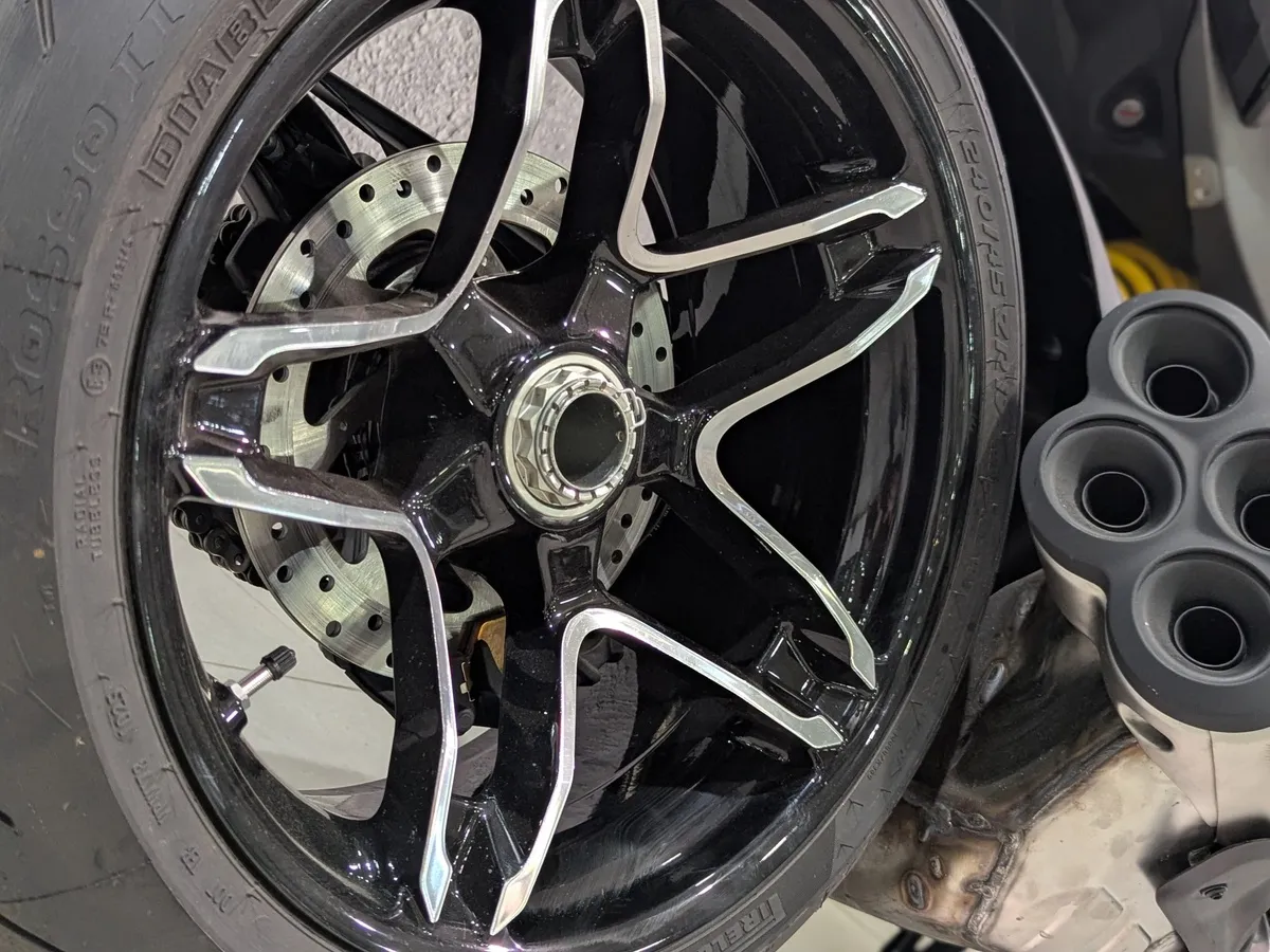Ducati XDiavel V4 V4 1158 см³ (168 л.с.) (168) 1158 Красный в АВИЛОН. Слайд №6