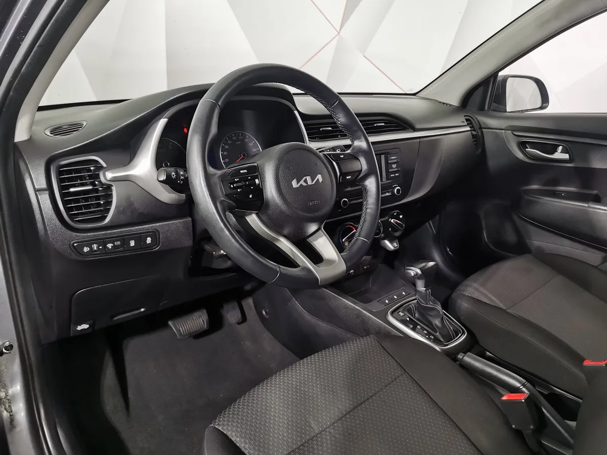 Kia Rio X-Line 1.6 AT (123 л.с.) Серый в АВИЛОН. Слайд №17