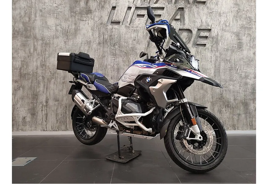 LIVE. Слайд №2