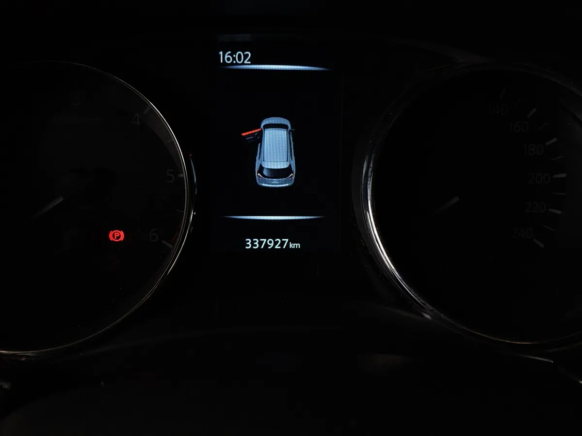Nissan X-Trail 1.6 dCi MT 4WD (130 л.с.) SE+ Серебристый в АВИЛОН. Слайд №15
