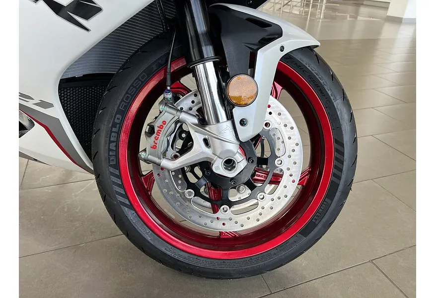 QJMOTOR SRK 921 RR 921 см³ (129 л.с.) (129) 921 Белый в АВИЛОН. Слайд №14