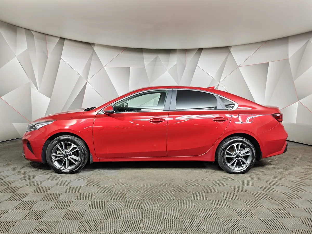 Kia Cerato 1.6 AT (122 л.с.) Красный в АВИЛОН. Слайд №5