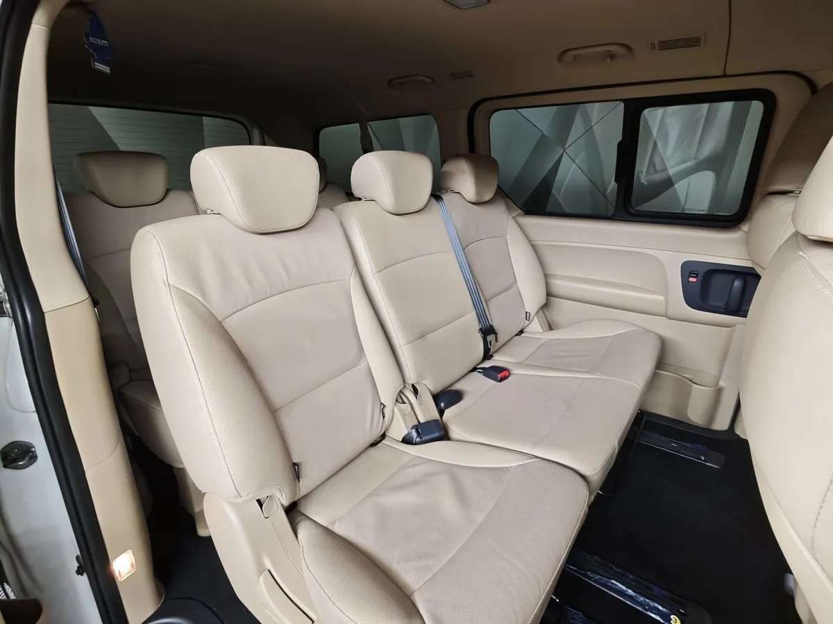 Hyundai H-1 2.5 CRDi - 5AT (170 л.с.) Business Белый в АВИЛОН. Слайд №15
