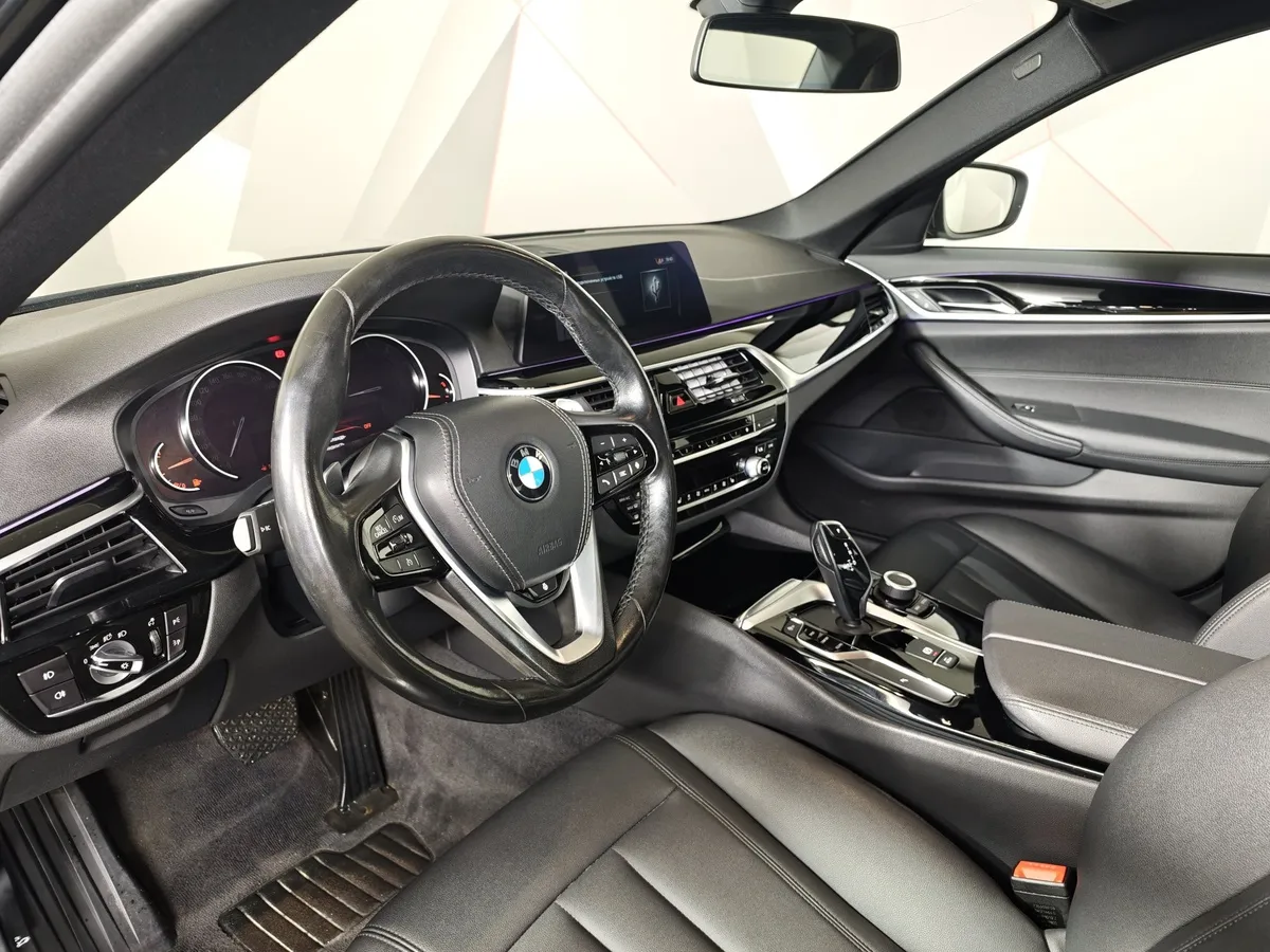 BMW 5 серия 520i Steptronic (184 л.с.) Черный в АВИЛОН. Слайд №11