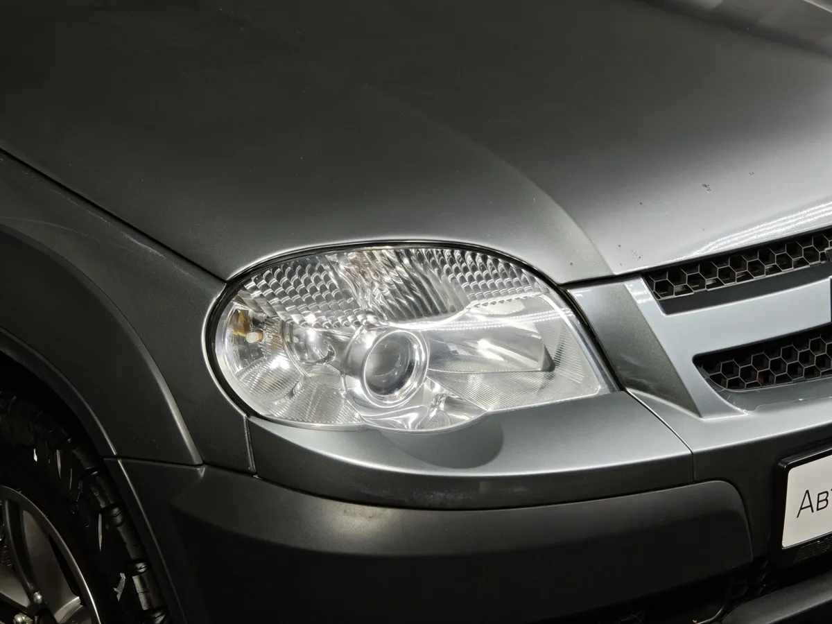 Chevrolet Niva 1.7 MT (80 л.с.) Серый в АВИЛОН. Слайд №10