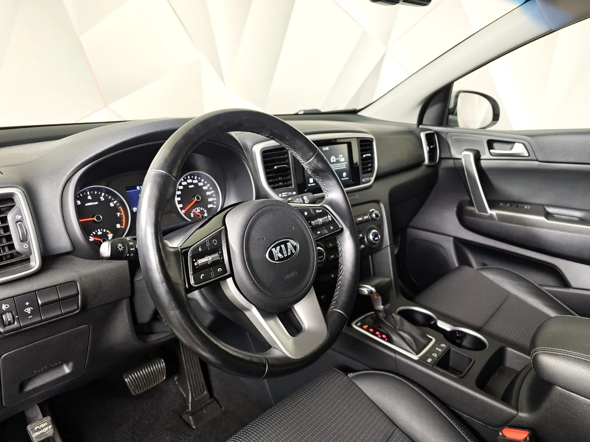 Kia Sportage 2.4 AT 4WD (184 л.с.) Luxe UEFA Белый в АВИЛОН. Слайд №19