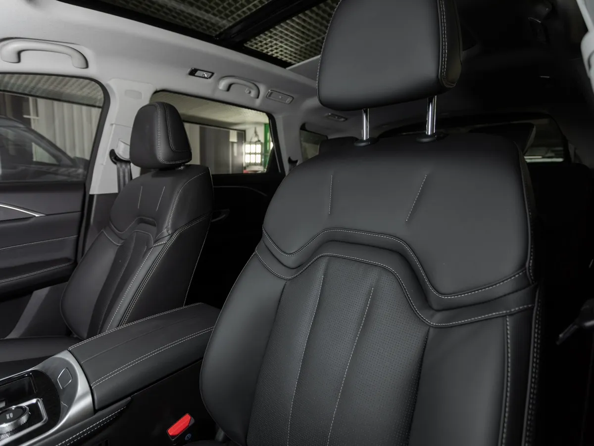 JETOUR X90 Plus 2.0T 7DCT 4WD (7 мест) (244 л.с.) Премиум Серый в АВИЛОН. Слайд №7