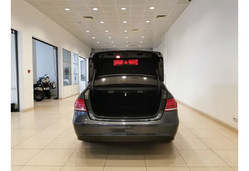 Mercedes-Benz E-Класс E 200 T BlueEfficiency 7G-Tronic Plus (184 л.с.) Серый в АВИЛОН. Слайд №12