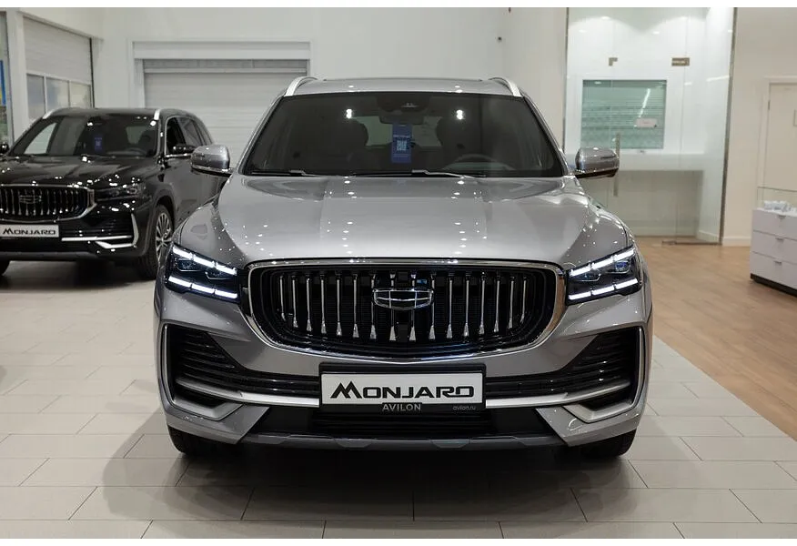 Geely Monjaro 2.0T 8AT 4WD (238 л.с.) Flagship Серебристый в АВИЛОН. Слайд №4