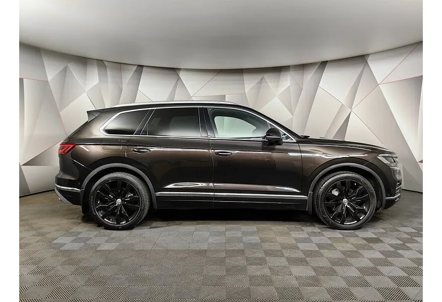 Volkswagen Touareg 2.0 TSI Tiptronic 4Motion (249 л.с.) Respect Коричневый в АВИЛОН. Слайд №4