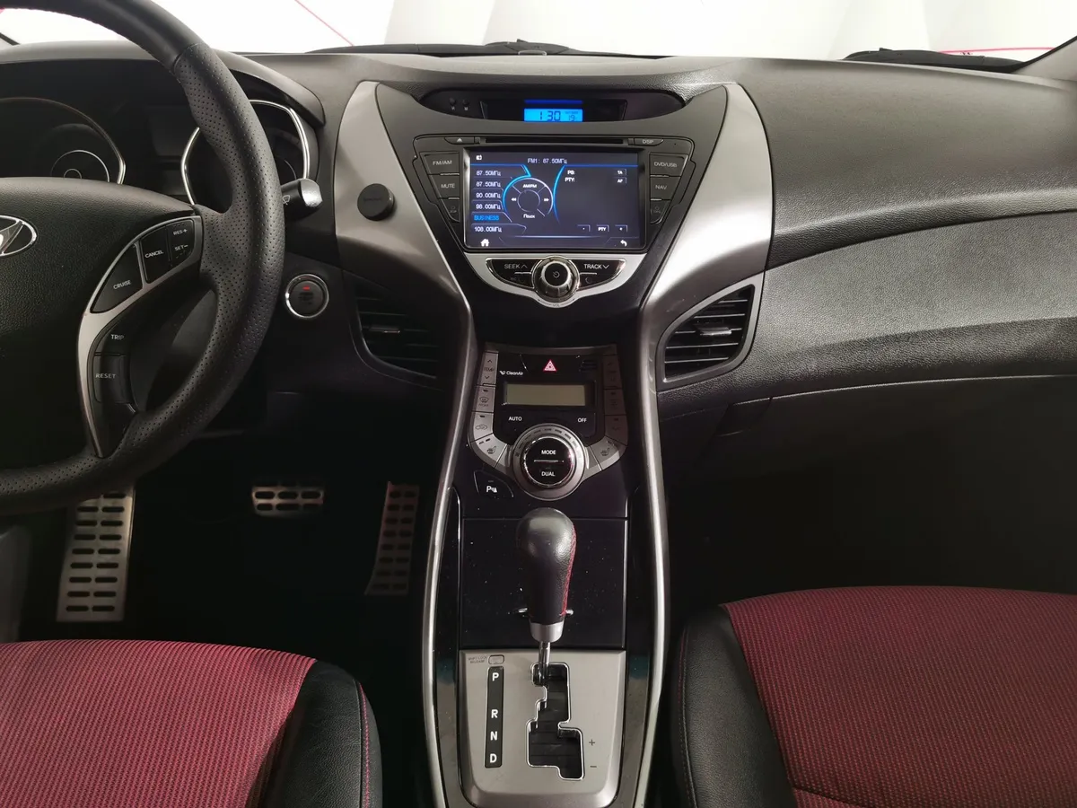 Hyundai Elantra 1.8 AT (150 л.с.) Sport Черный в АВИЛОН. Слайд №14