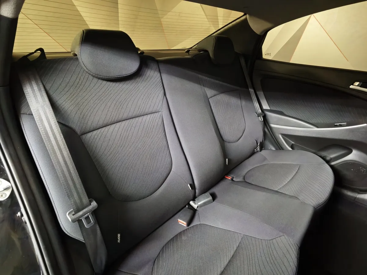 Hyundai Solaris 1.4 AT (107 л.с.) Style Черный в АВИЛОН. Слайд №16