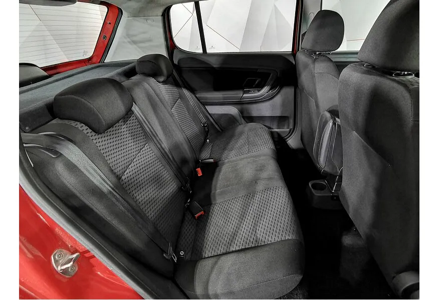Skoda Fabia 1.4 MT (125 л.с.) Красный в АВИЛОН. Слайд №17