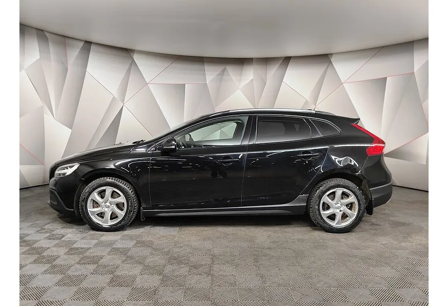 Volvo V40 1.5 T3 Drive-E Geartronic (152 л.с.) Summum Черный в АВИЛОН. Слайд №5