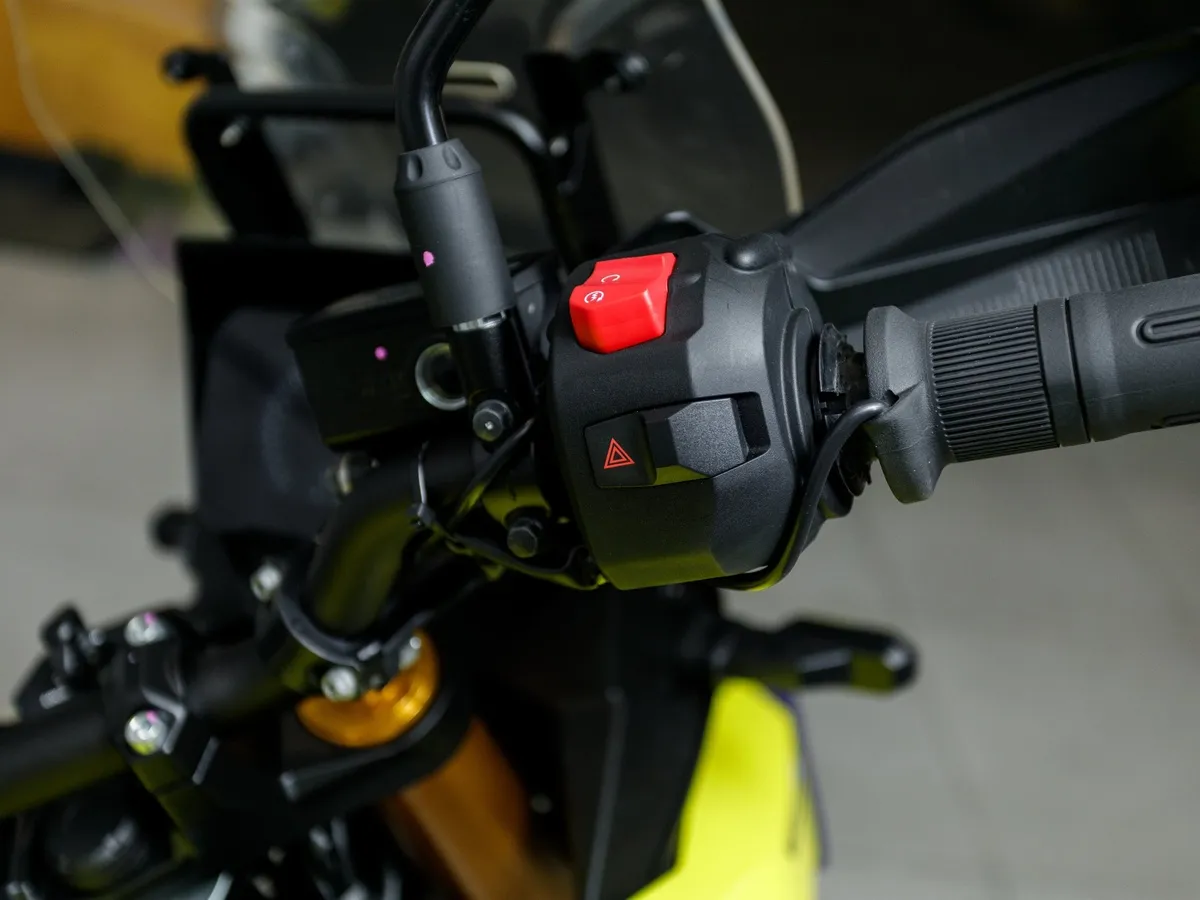 Suzuki V-Strom 800 V-Strom DL 800 DE 800 см³ Желтый в АВИЛОН. Слайд №8