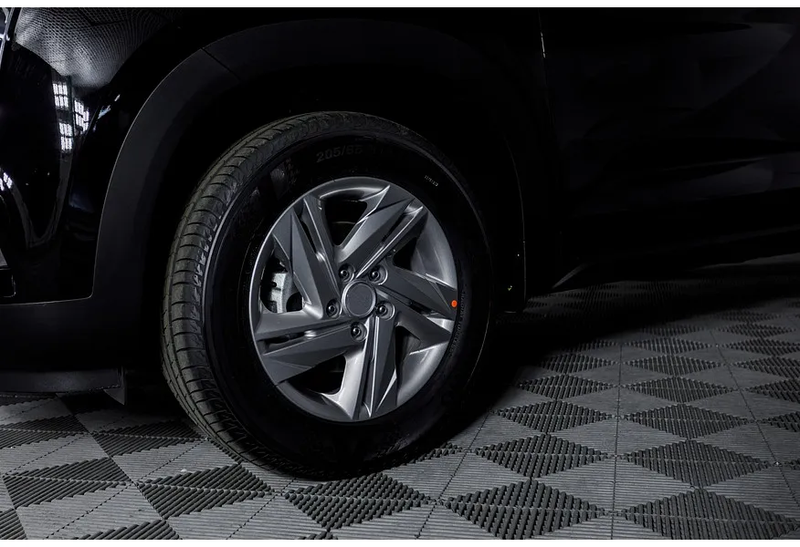 АВИЛОН - Solaris HC 1.6 MT 4WD (121 л.с.) Classic + Winter Черный - slide 15