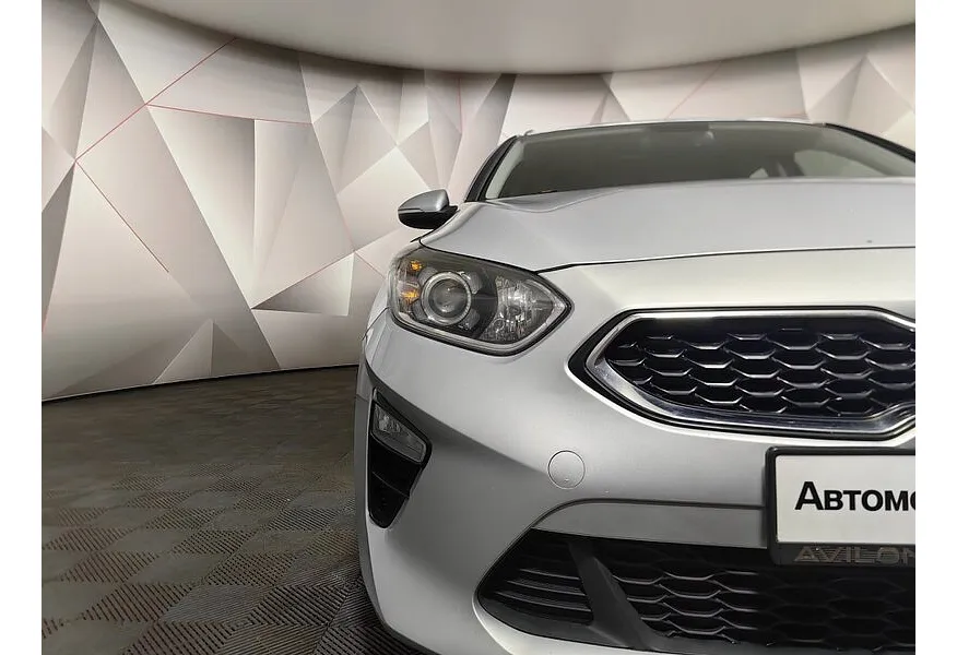 Kia Ceed 1.6 MPI AT (128 л.с.) Prestige Серебристый в АВИЛОН. Слайд №10