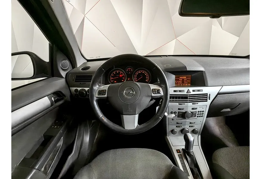 Opel Astra 1.8 AT (140 л.с.) Черный в АВИЛОН. Слайд №17