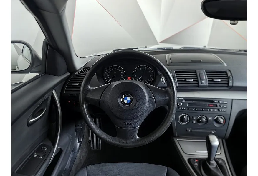 BMW 1 серия 116i AT (115 л.с.) Белый в АВИЛОН. Слайд №15