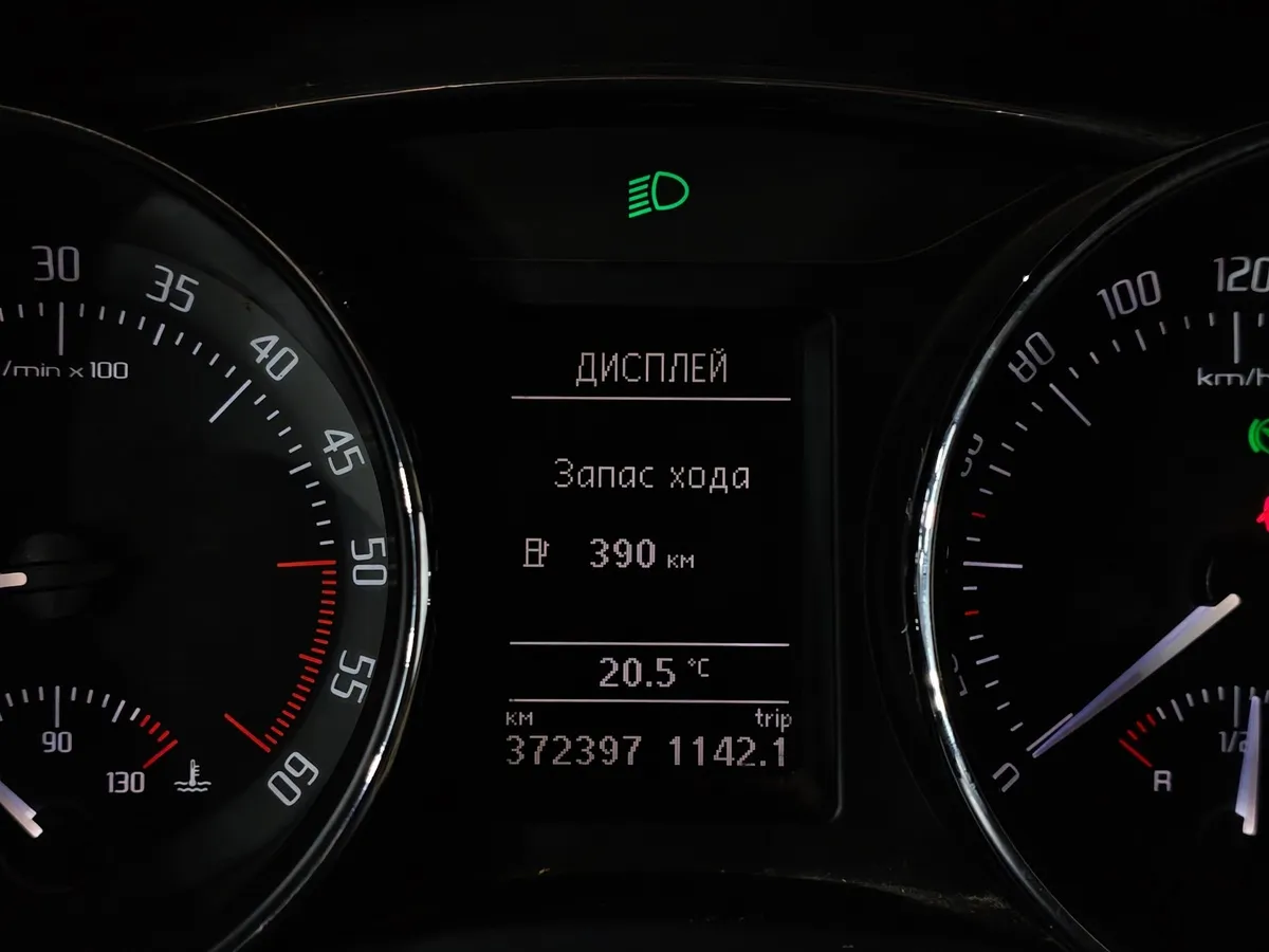 Skoda Superb 2.0 TDI DSG (140 л.с.) Серый в АВИЛОН. Слайд №14