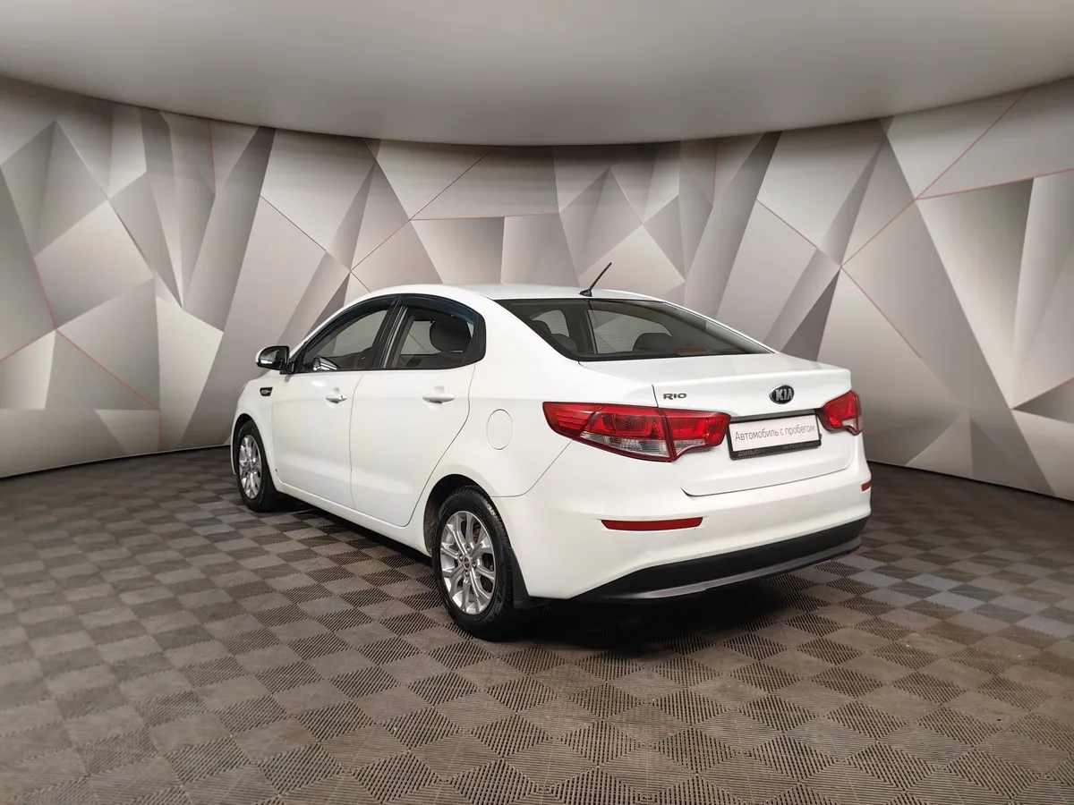 Kia Rio 1.6 AT (123 л.с.) Белый в АВИЛОН. Слайд №4