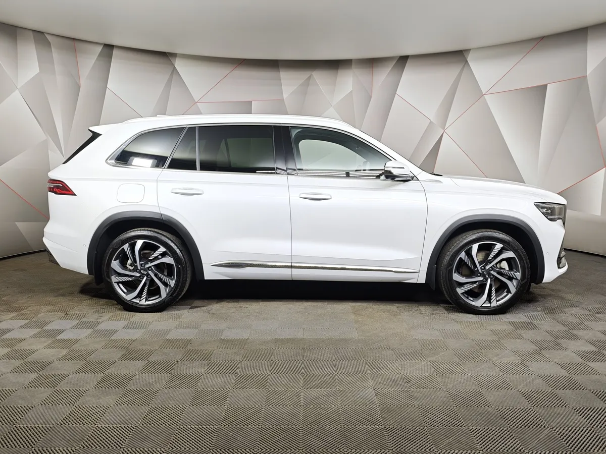 Geely Monjaro 2.0T 8AT 4WD (238 л.с.) Flagship Белый в АВИЛОН. Слайд №6