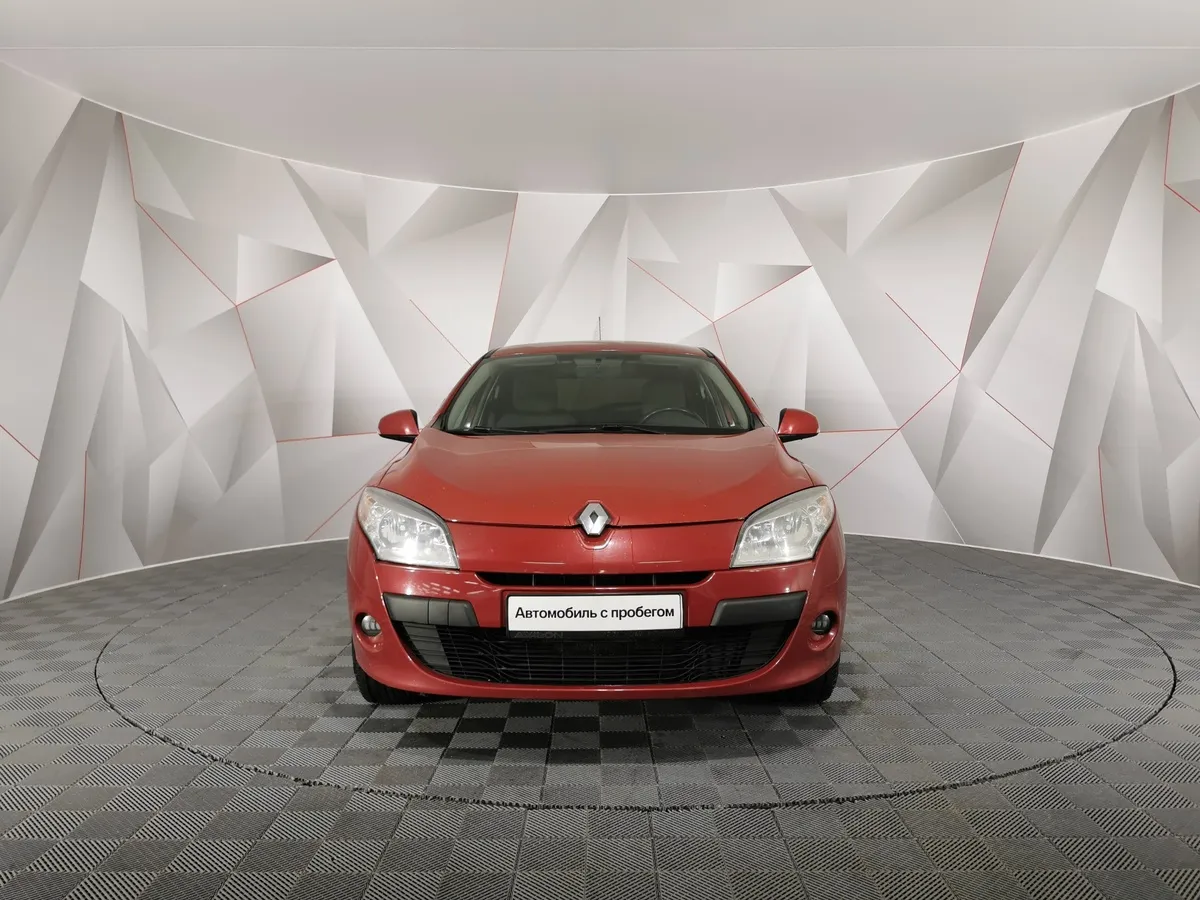 Renault Megane 1.6 MT (106 л.с.) Красный в АВИЛОН. Слайд №7