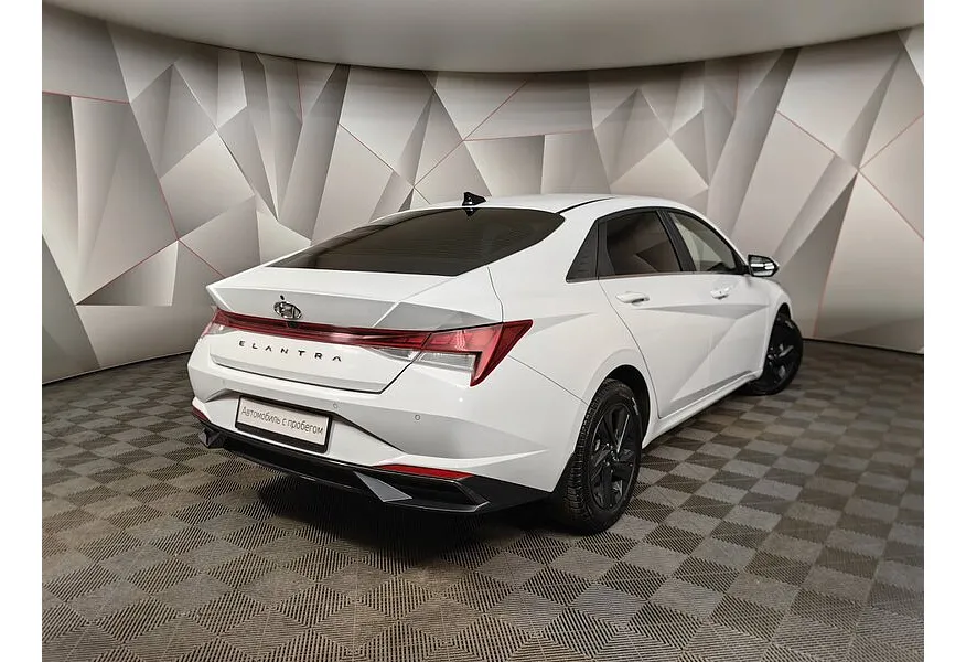 Hyundai Elantra 1.6 - 6AT (128 л.с.) Active Белый в АВИЛОН. Слайд №2