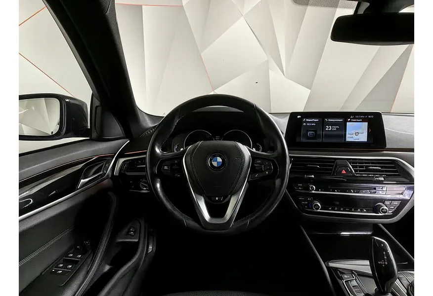 BMW 5 серия 530i xDrive Steptronic (249 л.с.) Черный в АВИЛОН. Слайд №15
