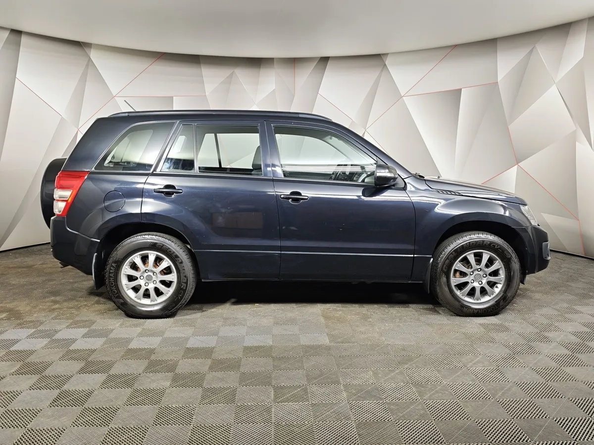 Suzuki Grand Vitara 2.0 AT AWD (140 л.с.) Черный в АВИЛОН. Слайд №6