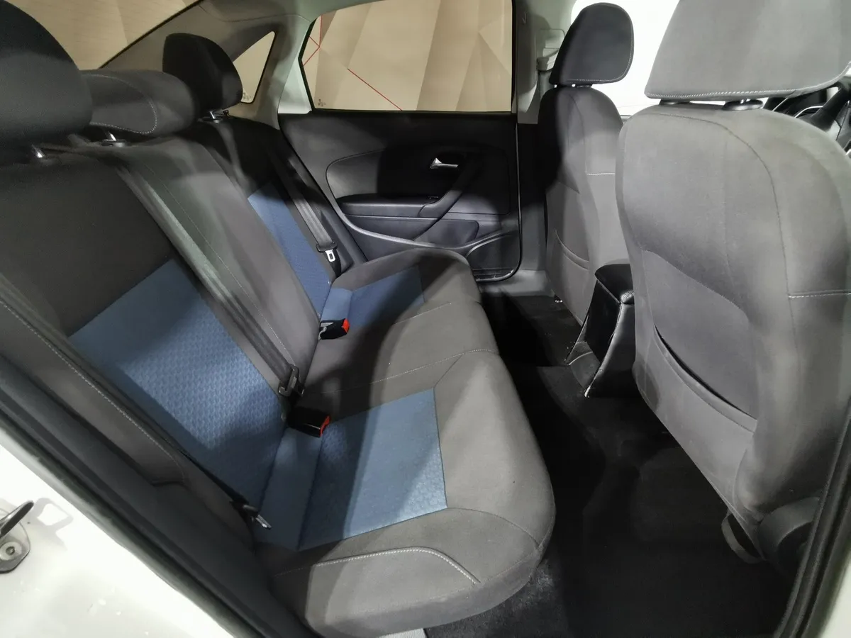 Volkswagen Polo 1.6 Tiptronic (105 л.с.) Comfortline Белый в АВИЛОН. Слайд №14