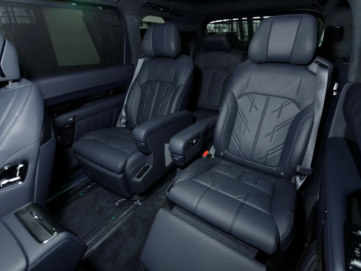 Zeekr 9X 2.0h AT 4WD (1177 л.с.) Hyper Черный в АВИЛОН. Слайд №15