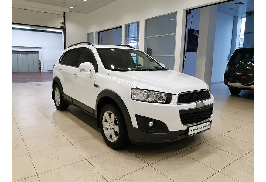 Chevrolet Captiva 2.4 AT (5 мест) (167 л.с.) LT Белый в АВИЛОН. Слайд №3