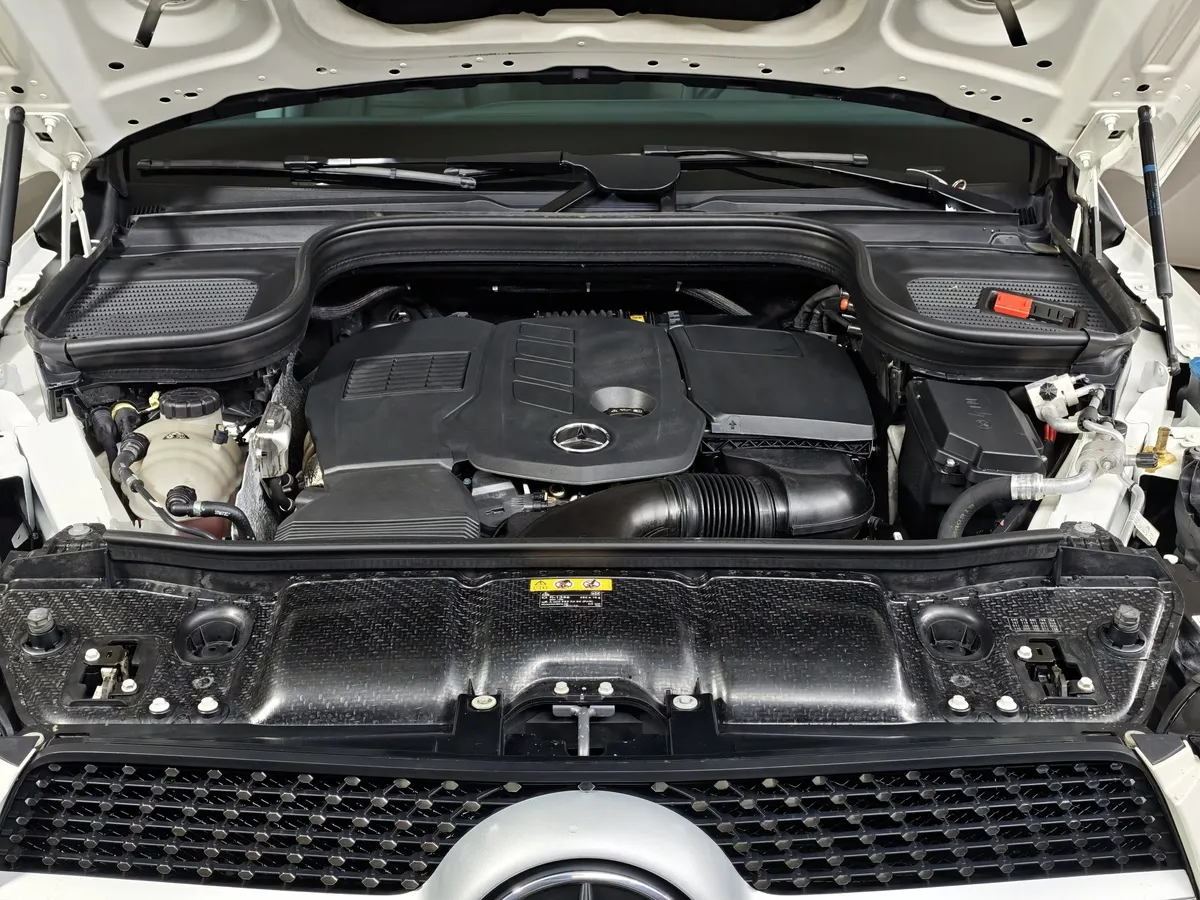 Mercedes-Benz GLE 300 d 4MATIC 9G-TRONIC (245 л.с.) Sport Белый в АВИЛОН. Слайд №11