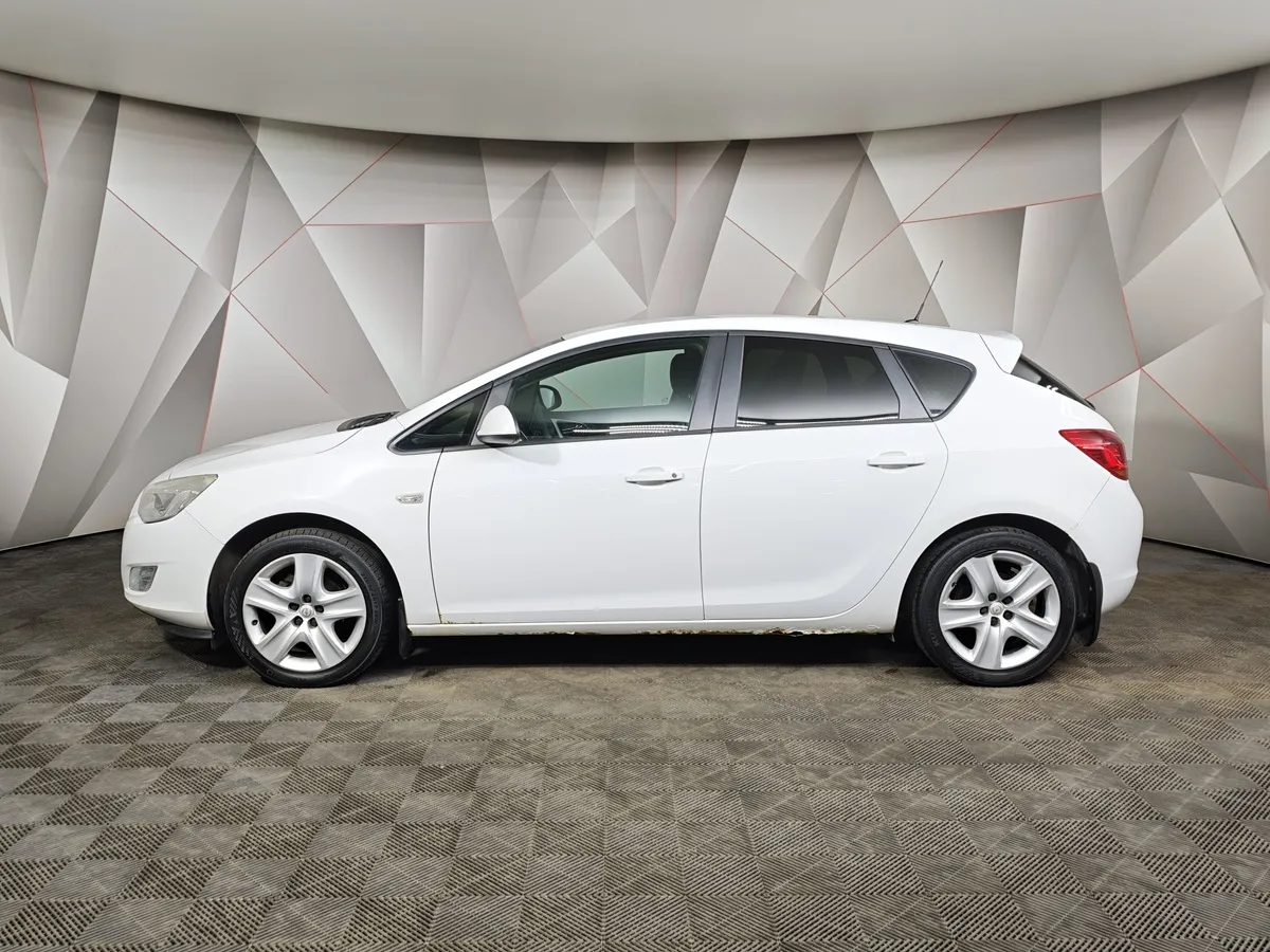 Opel Astra 1.6 MT (115 л.с.) Белый в АВИЛОН. Слайд №5