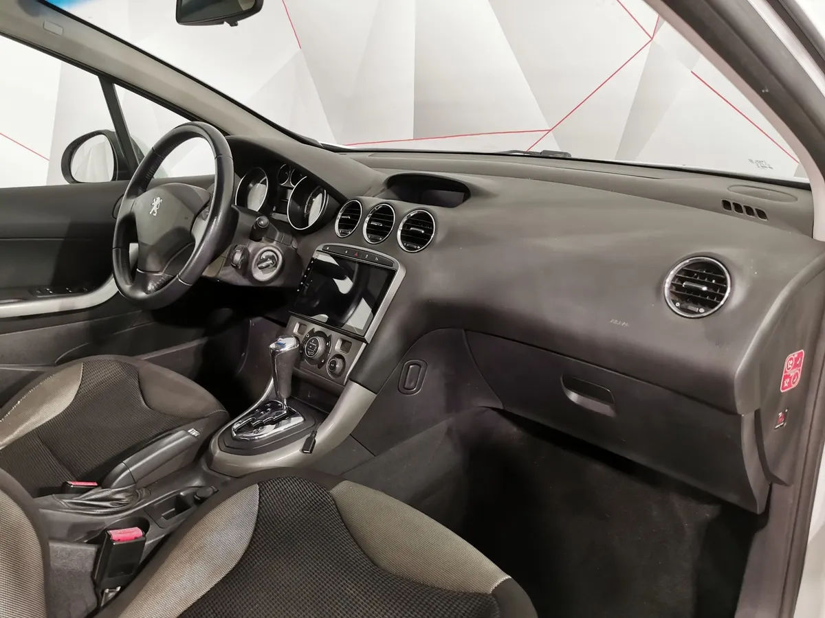 Peugeot 308 1.6 VTi AT (120 л.с.) Белый в АВИЛОН. Слайд №11