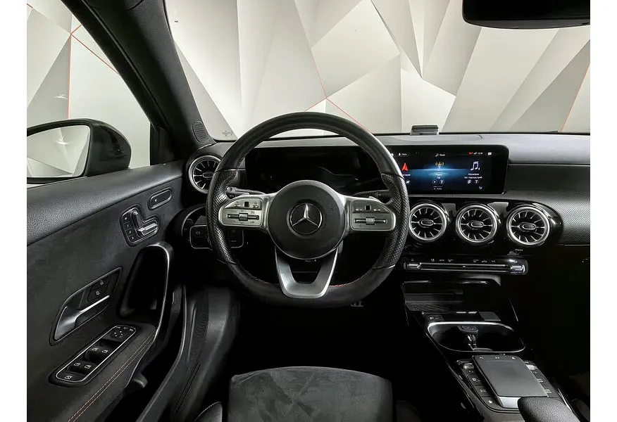 Mercedes-Benz A-Класс 35 SpeedShift 4Matic (306 л.с.) Черный в АВИЛОН. Слайд №20