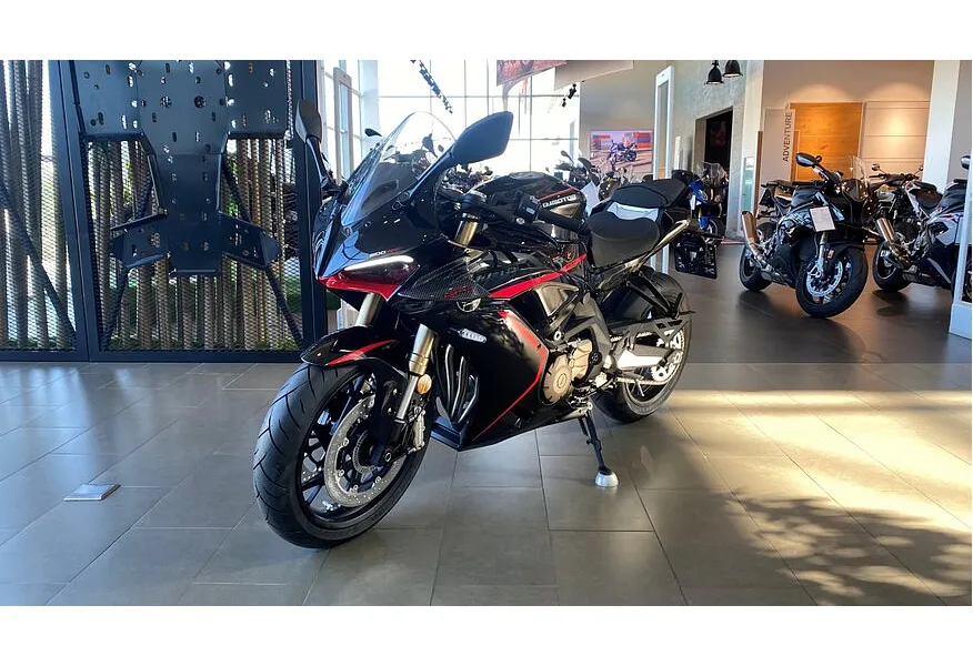 АВИЛОН - QJMOTOR SRK 600RC 600 см³ (88 л.с.) (88) 600 Черный - slide 0