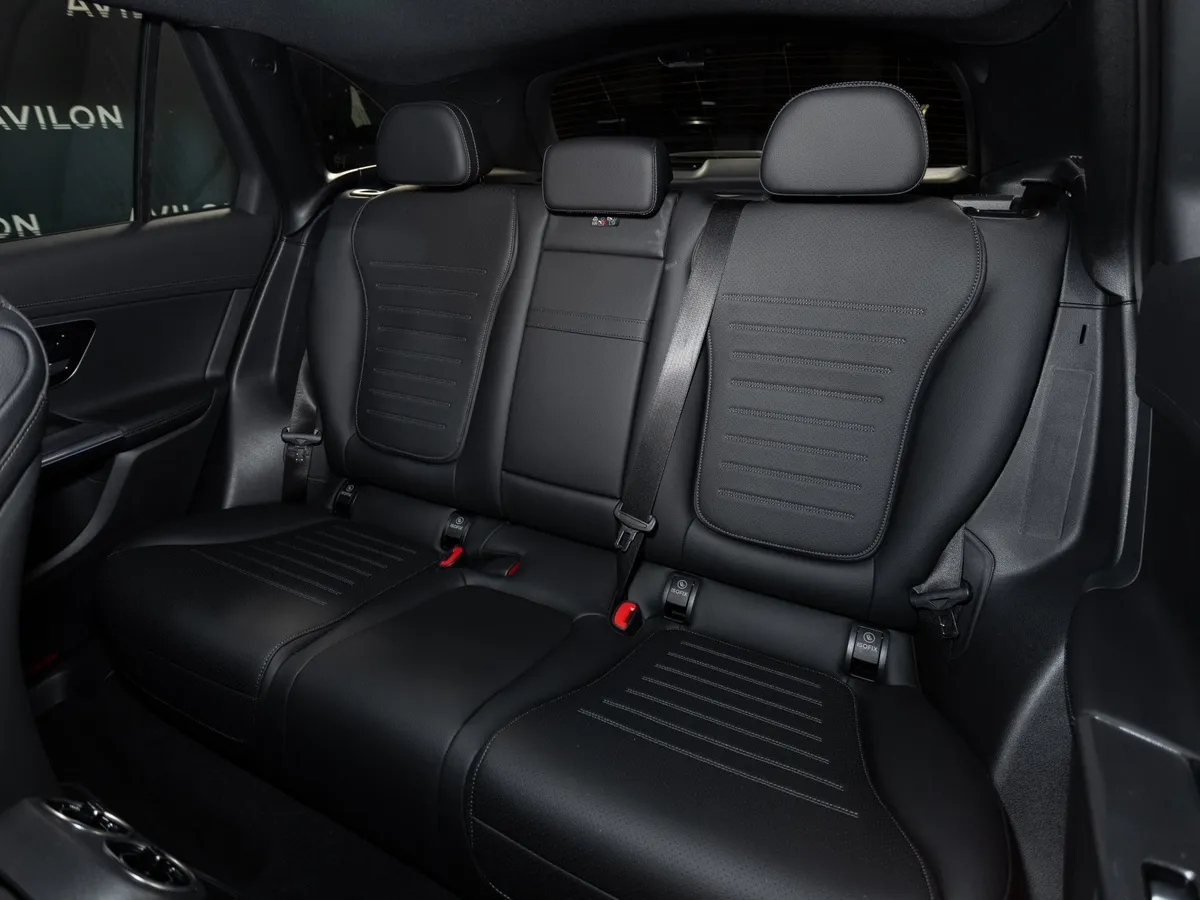 Mercedes-Benz GLC 300 4MATIC 9G-TRONIC (258 л.с.) Серый в АВИЛОН. Слайд №12