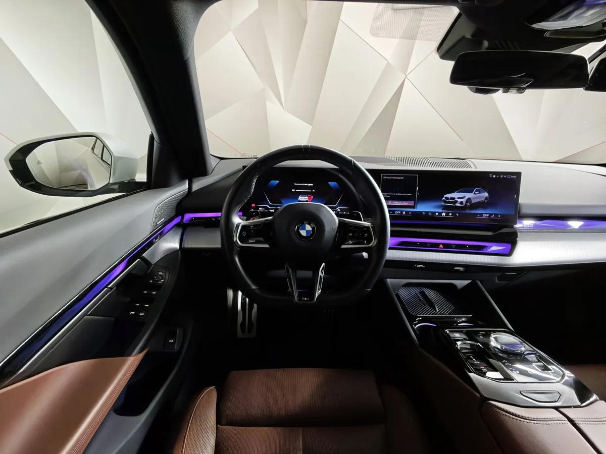 BMW 5 серия 530i xDrive AT (252 л.с.) Белый в АВИЛОН. Слайд №15