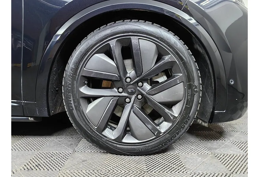 Li Auto L9 1.5 AT 4WD (449 л.с.) Max  Черный в АВИЛОН. Слайд №9