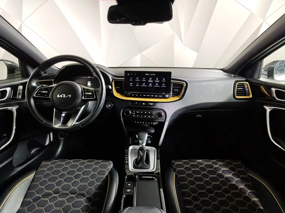 Kia XCeed 1.4 T-GDI (140 л.c.) Premium Plus Белый в АВИЛОН. Слайд №14